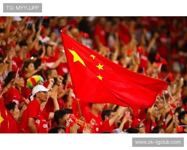 足球铁血时刻：那些逆境中崛起的英雄与不屈之魂